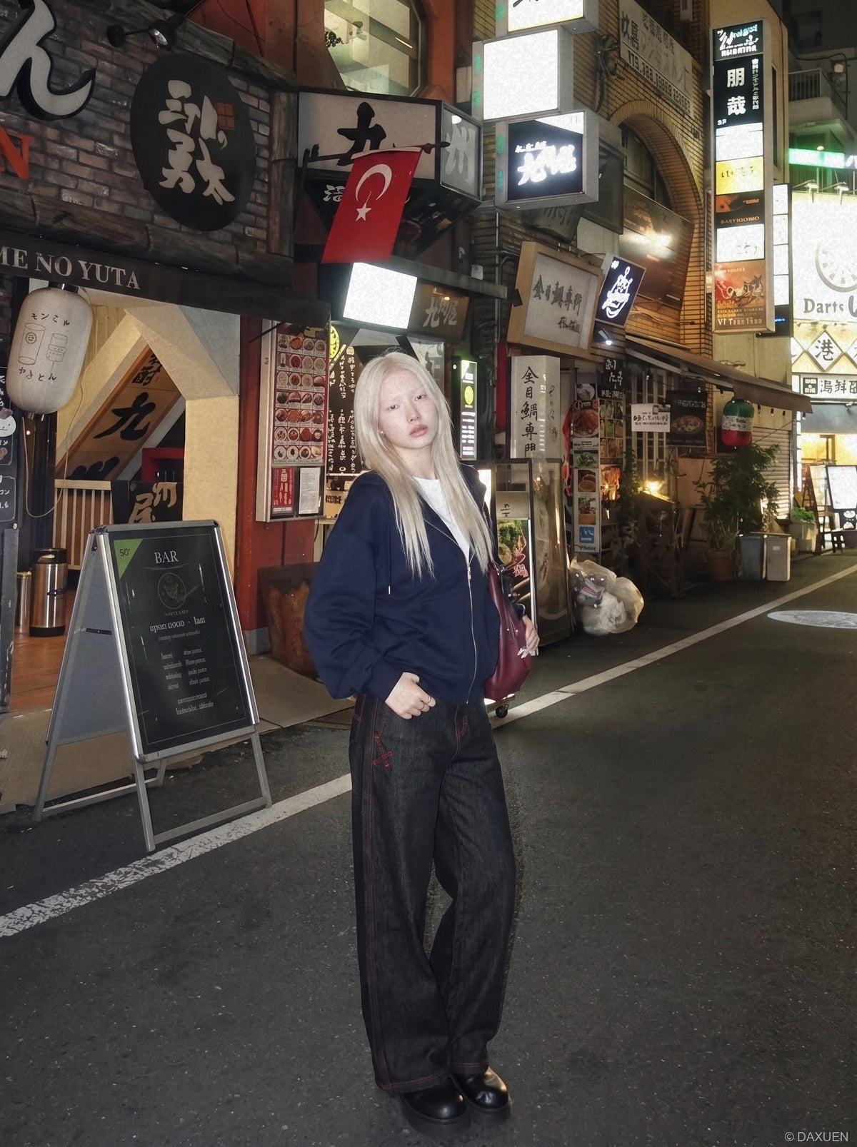 DAXUEN dark blue wide-leg heartbeat graphic denim pants — model photo