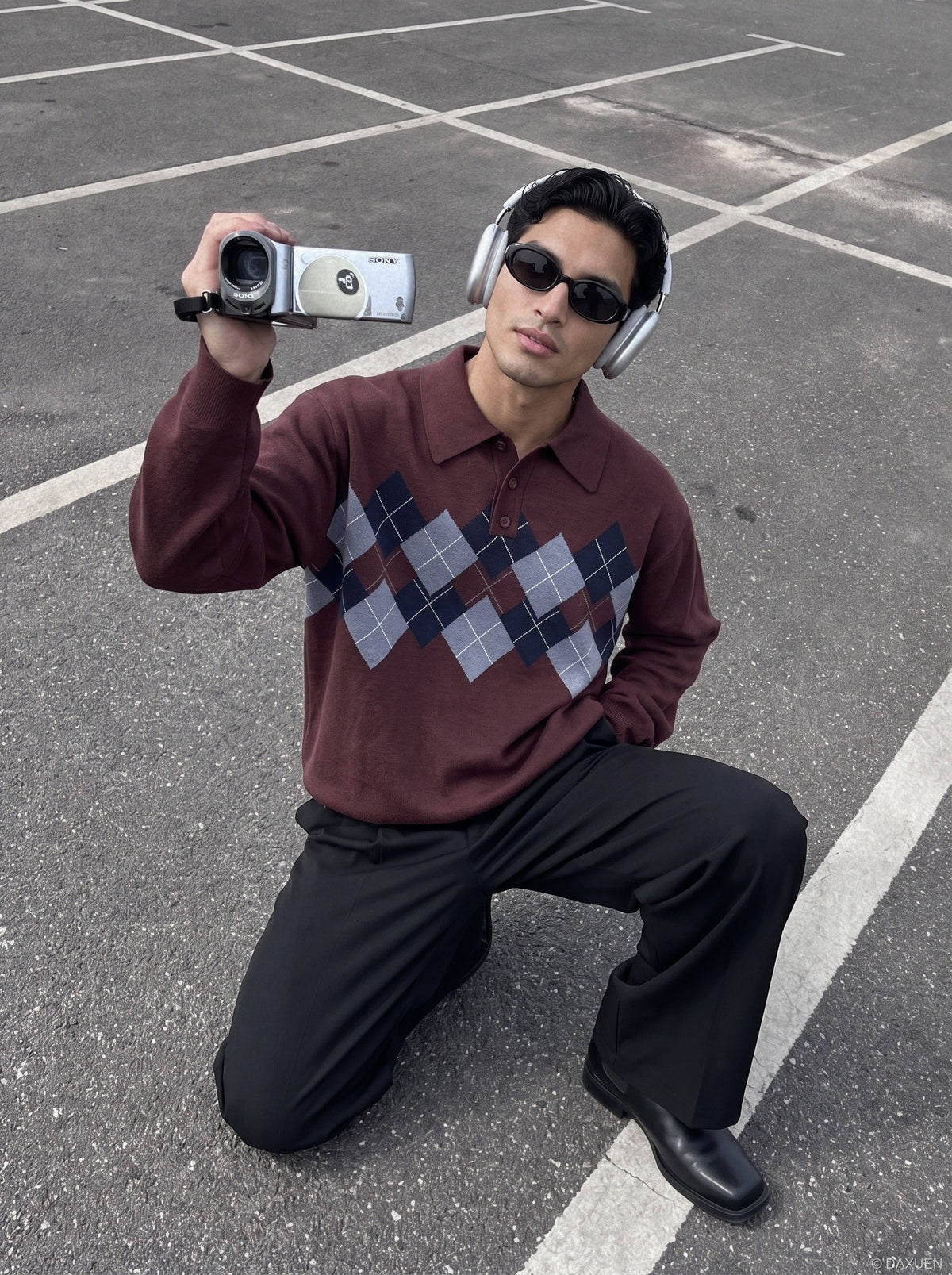 DAXUEN grey large argyle pattern long-sleeve polo sweater — model photo