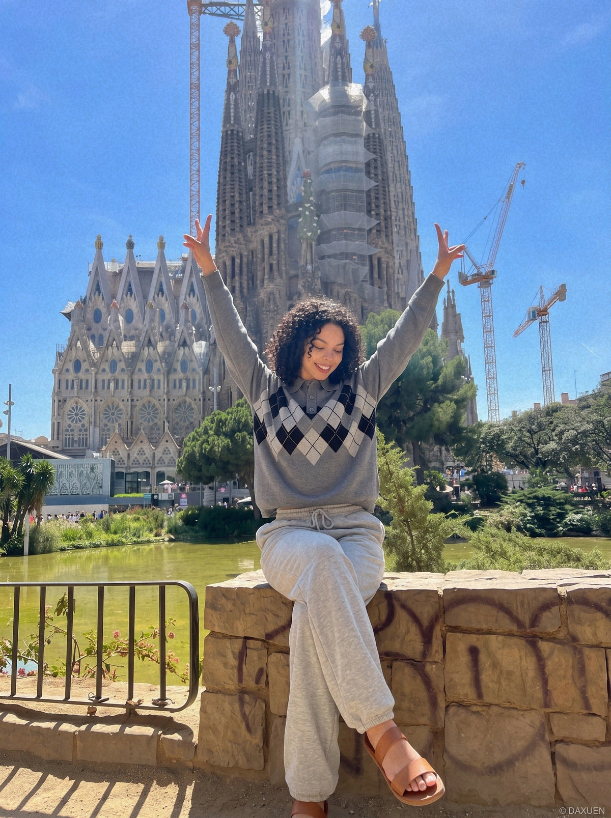 DAXUEN grey large argyle pattern long-sleeve polo sweater — model photo