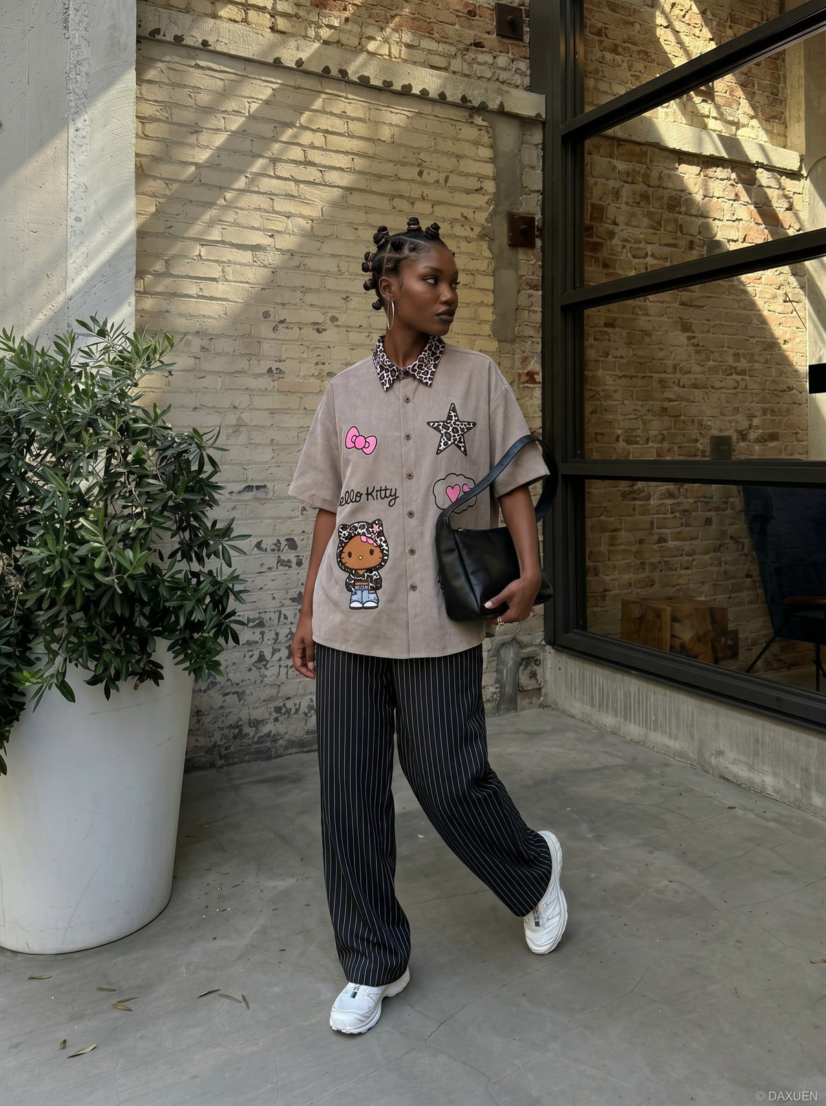 Besticktes Button-up-Hemd mit Leopardenmuster