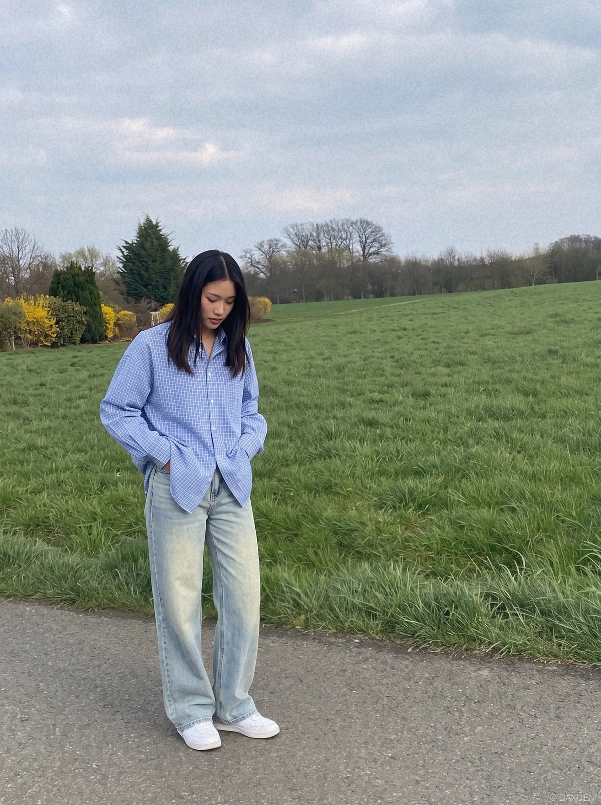 DAXUEN light blue vintage wide-leg denim jeans — model photo