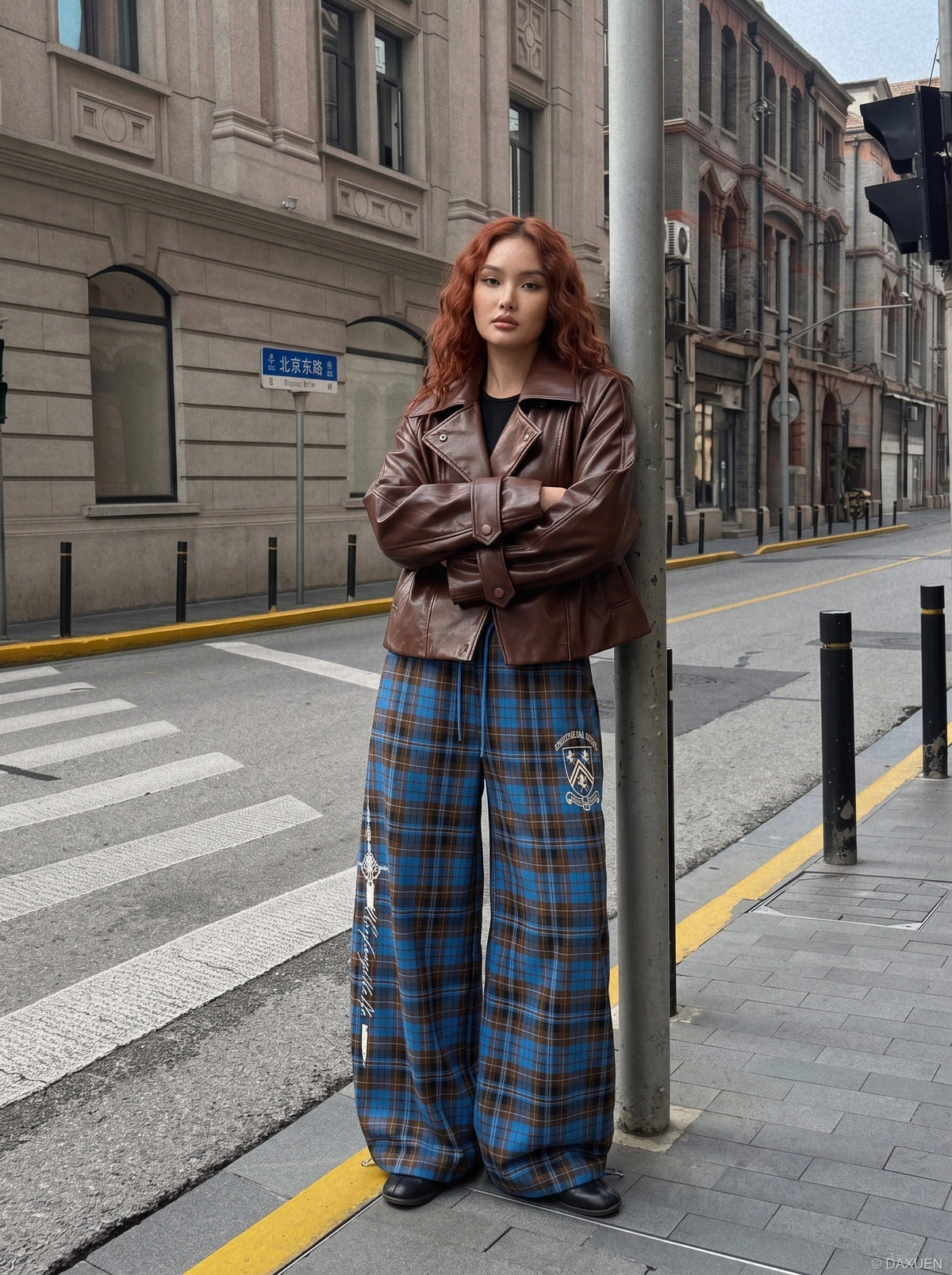DAXUEN blue brown black plaid wide-leg pants — model photo