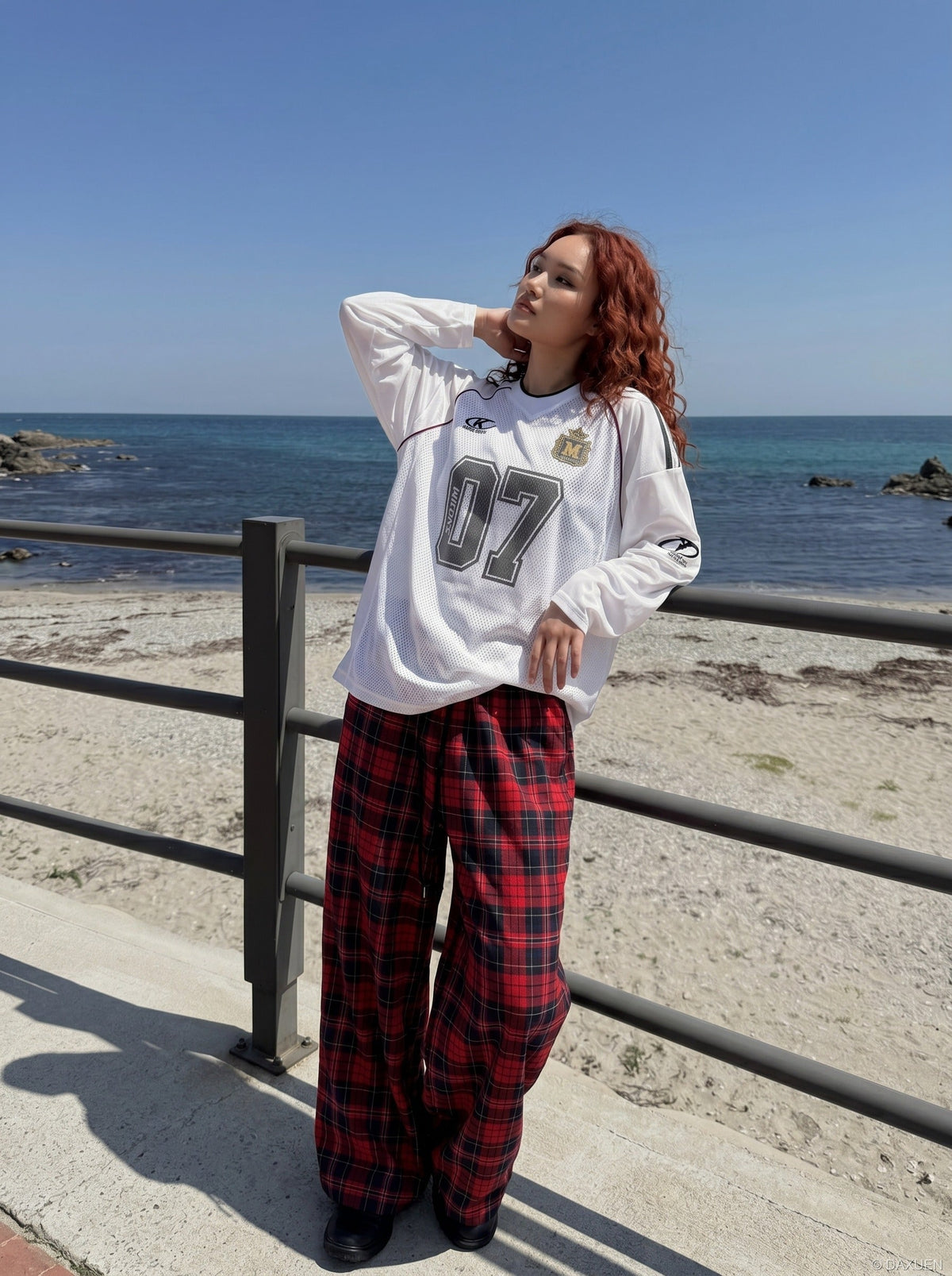 DAXUEN black balloon leg striped casual pants — model photo