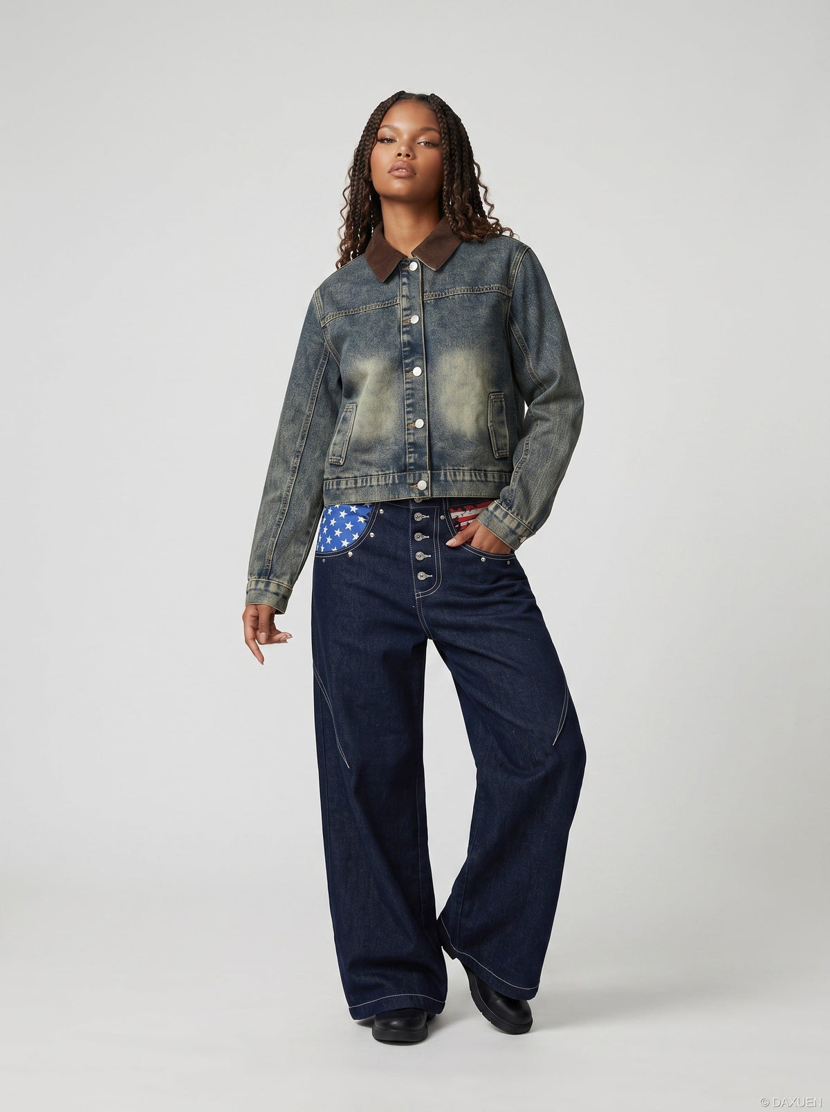 Weite Jeans mit Sternen- und Streifen-Grafik