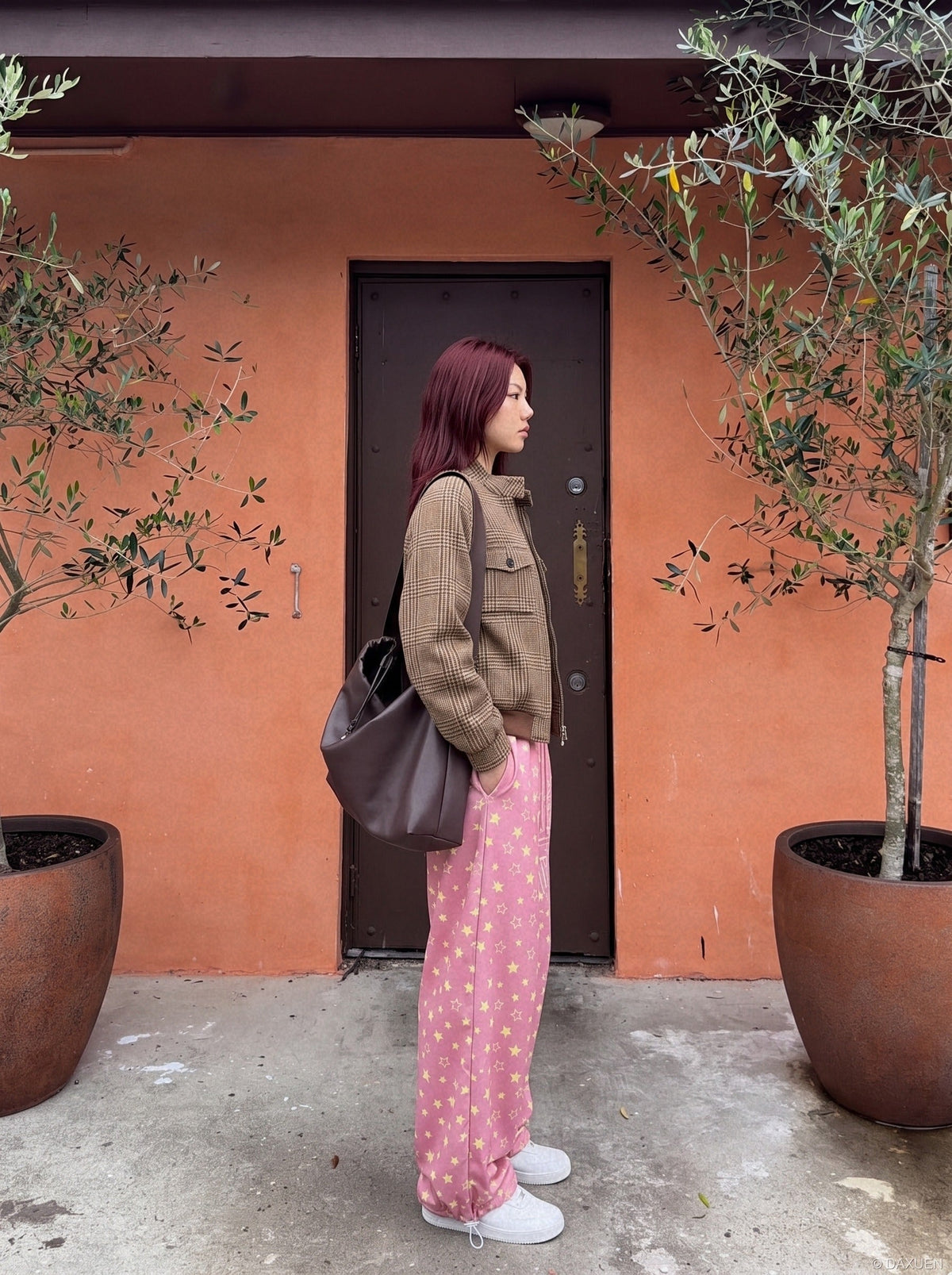 DAXUEN pink star wide-leg casual pants — model photo
