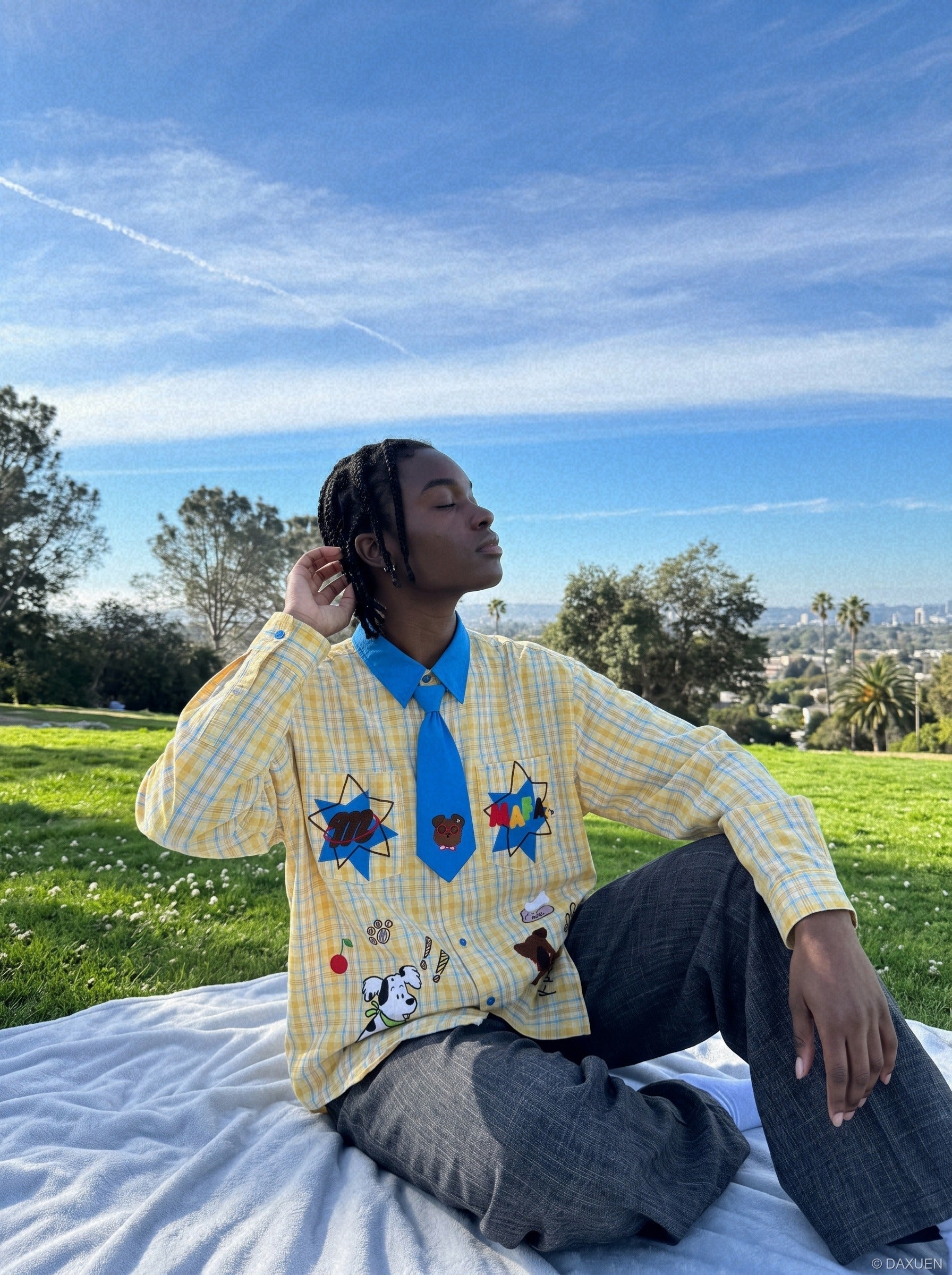 Chemise-cravate à carreaux jaune et bleu pour chien