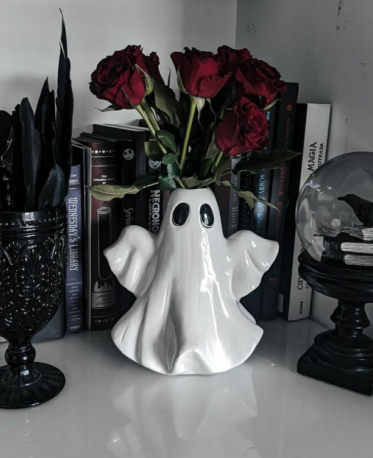 Ceramic Ghost Ashtray – Cute Spooky Halloween Home Decor