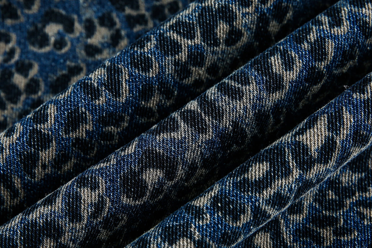 Pantalones de mezclilla tipo barril con estampado de leopardo Madxmarx