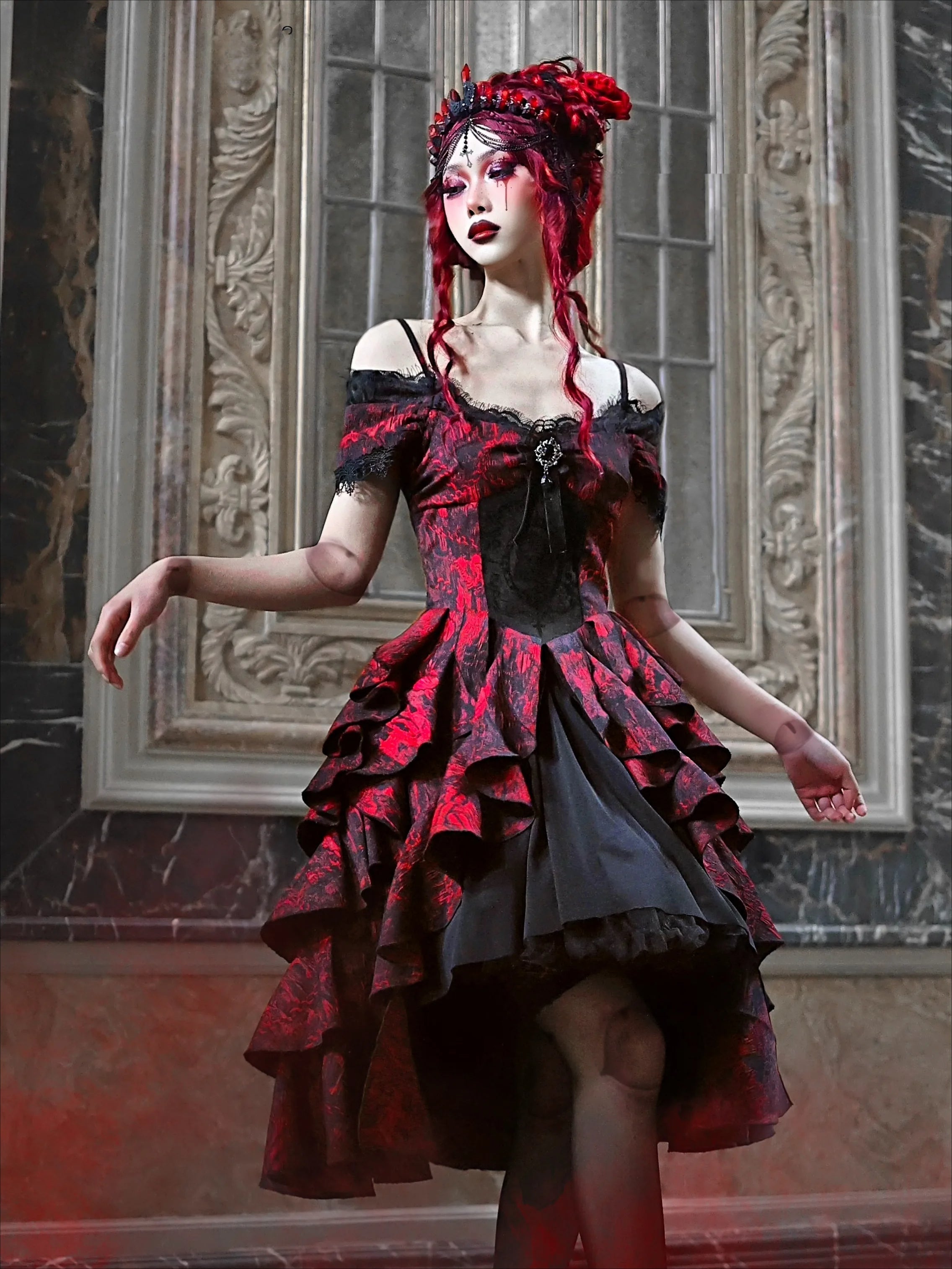 Robe Lolita d'automne rouge et noire de style gothique japonais, épaules dénudées, coupe ample, taille haute, idéale pour Halloween et Halloween.
