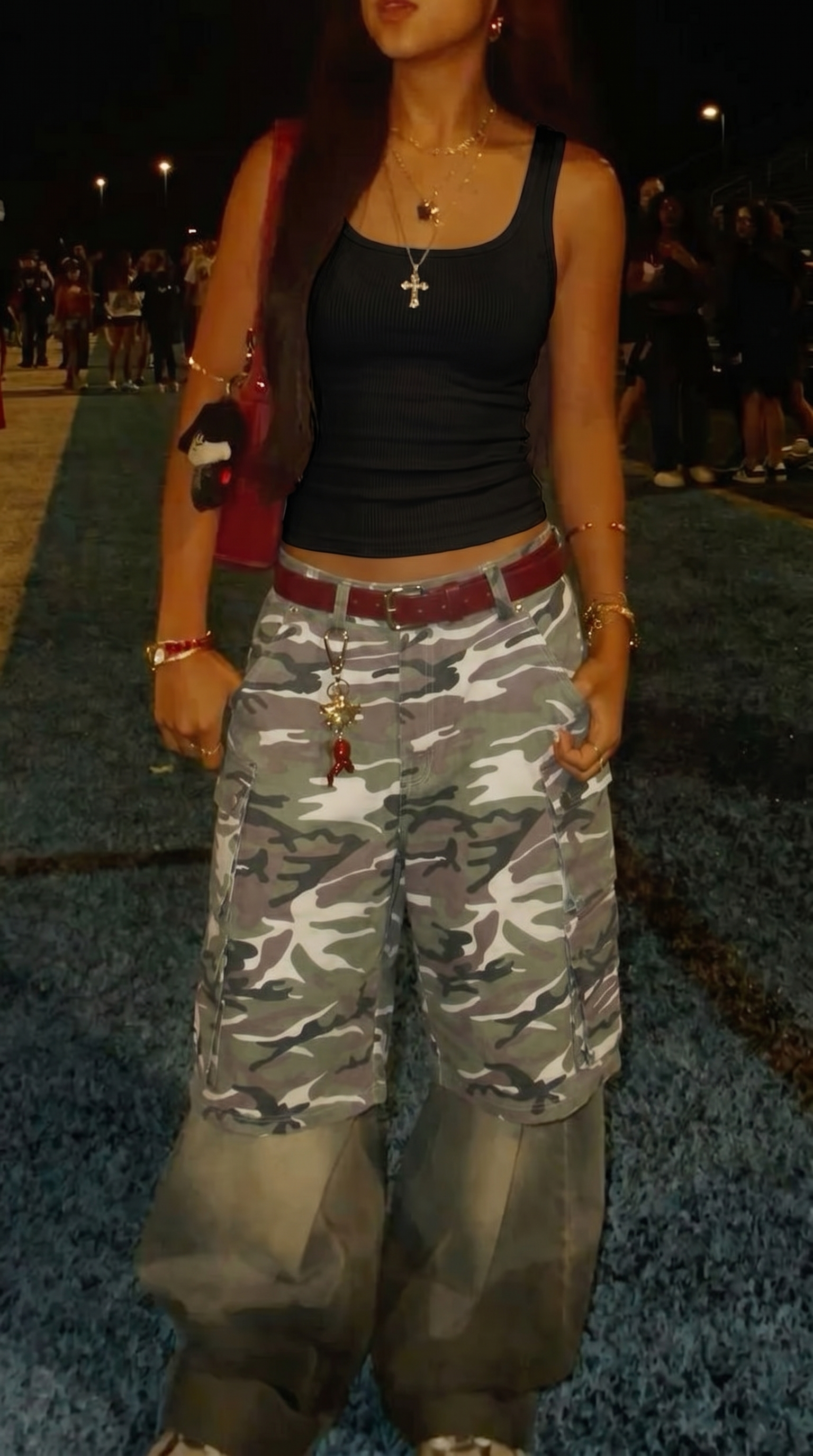 Pantaloncini cargo in tela con design mimetico